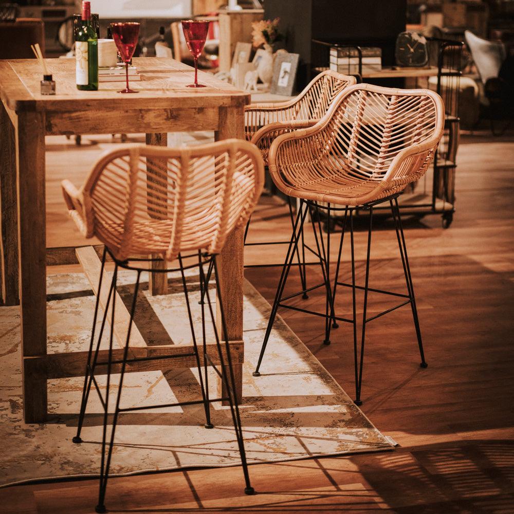 Tender Throne Bar Chair