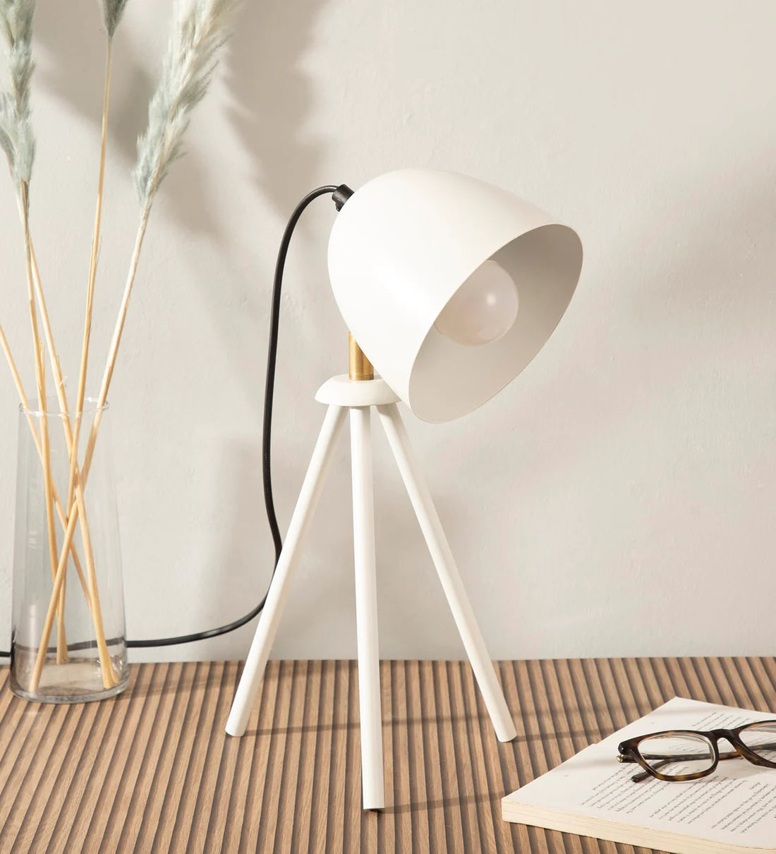 Anis Tripod Desk Lamp