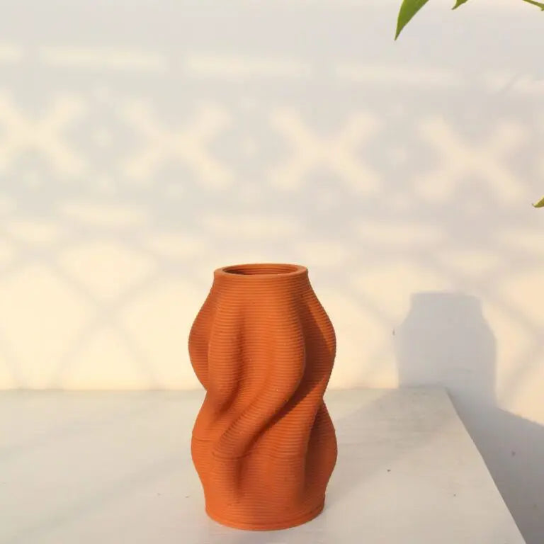 Curvy Tales vase