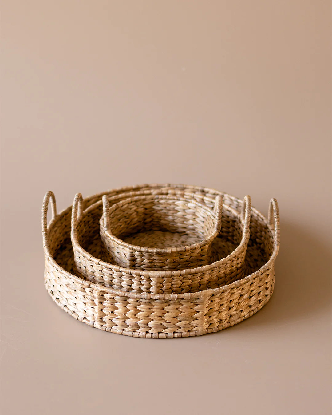 Round Wicker Tray With Handles