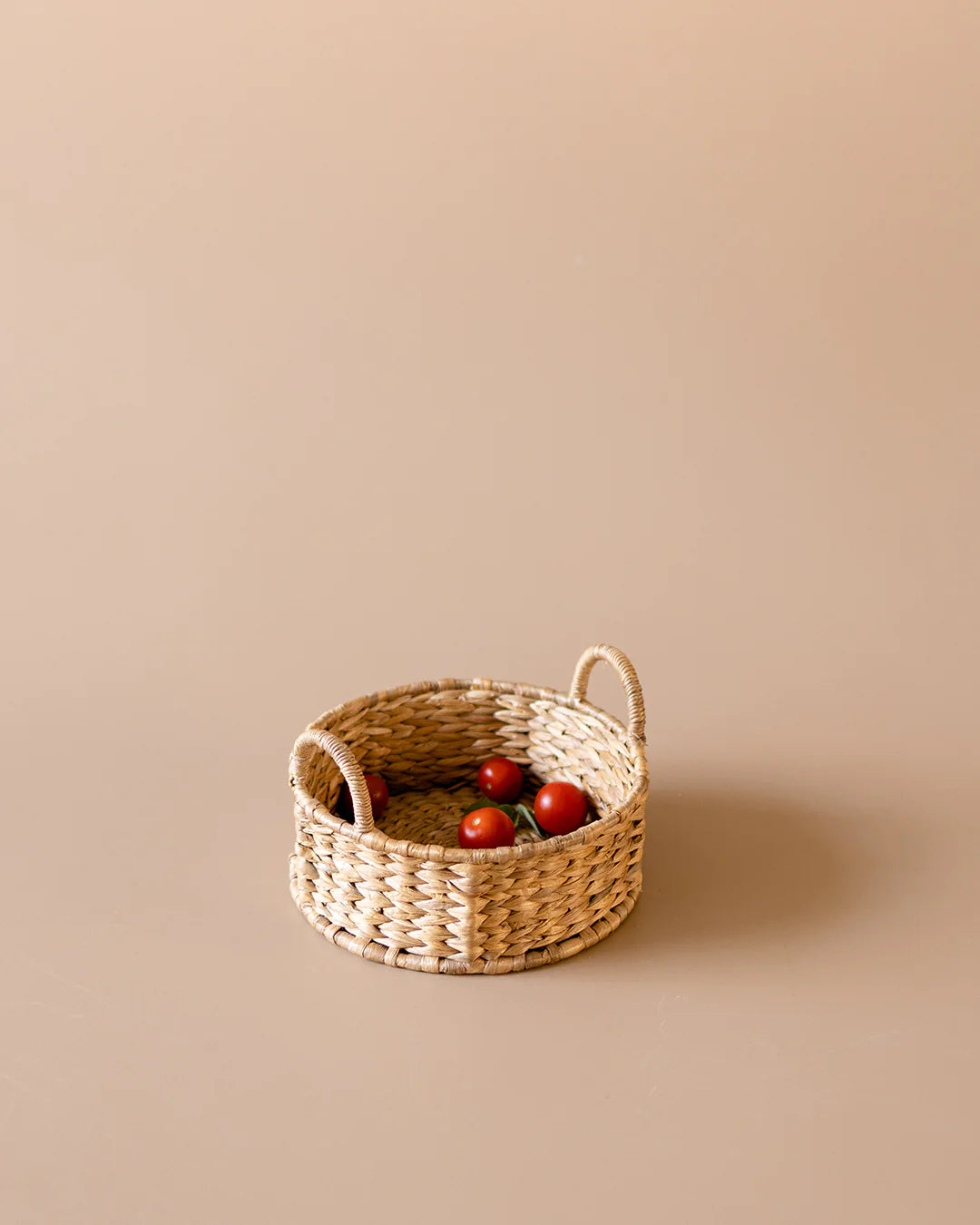 Round Wicker Tray With Handles