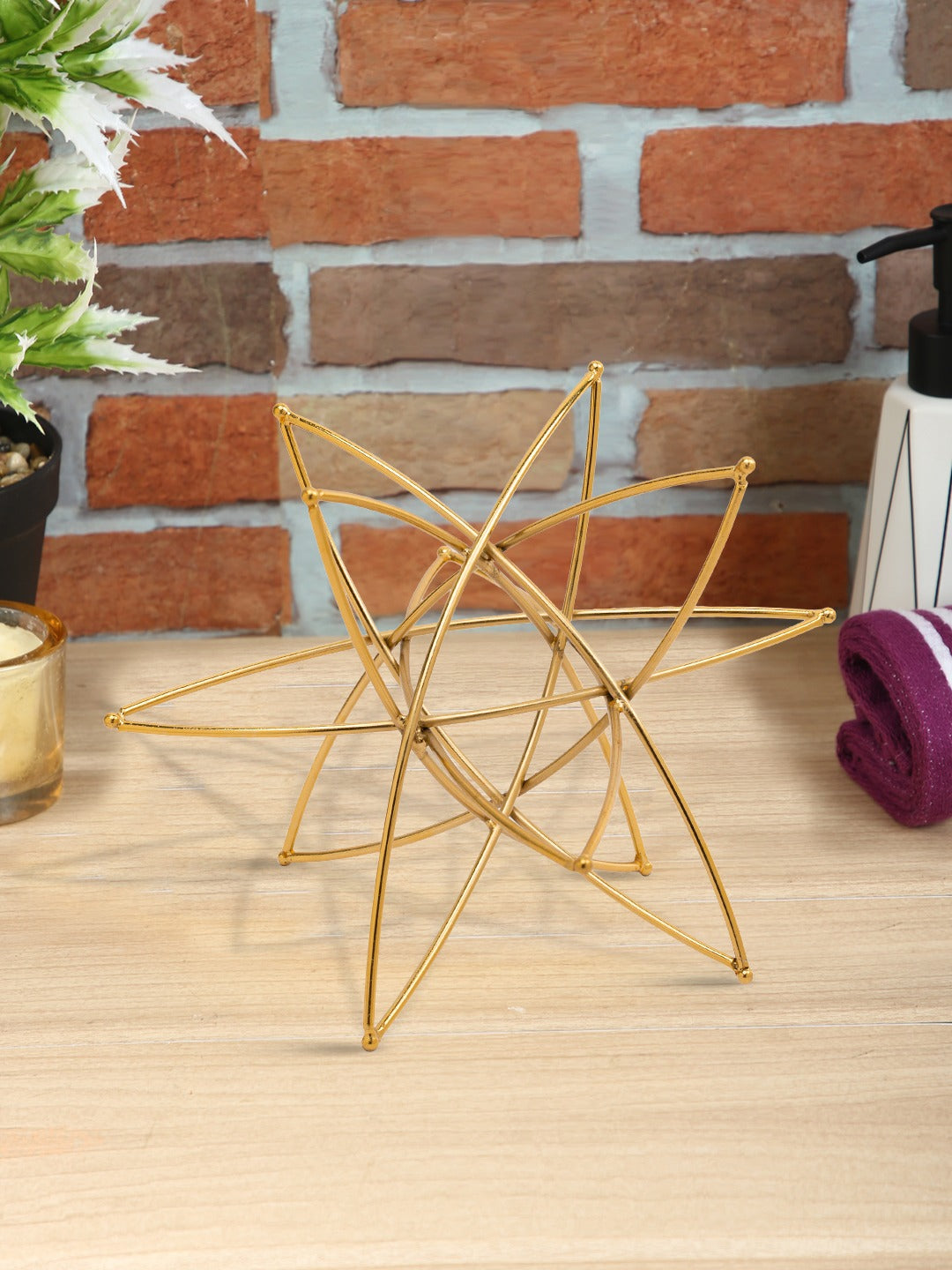 Golden Starburst Metal Table Decor