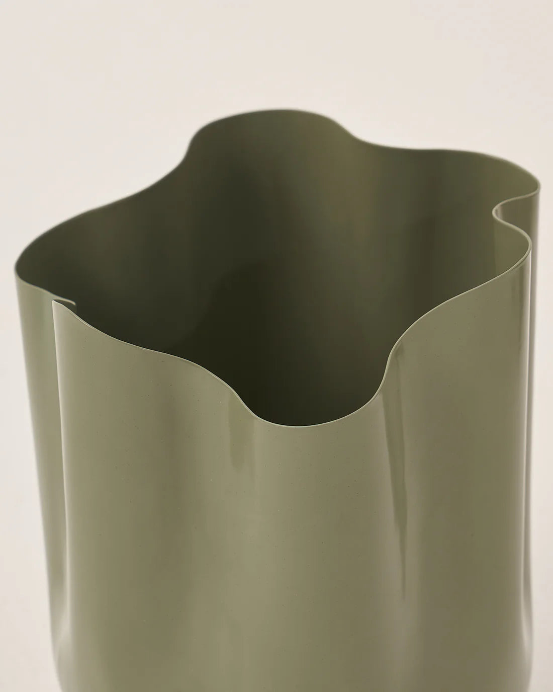 Fluted Bloom Planter