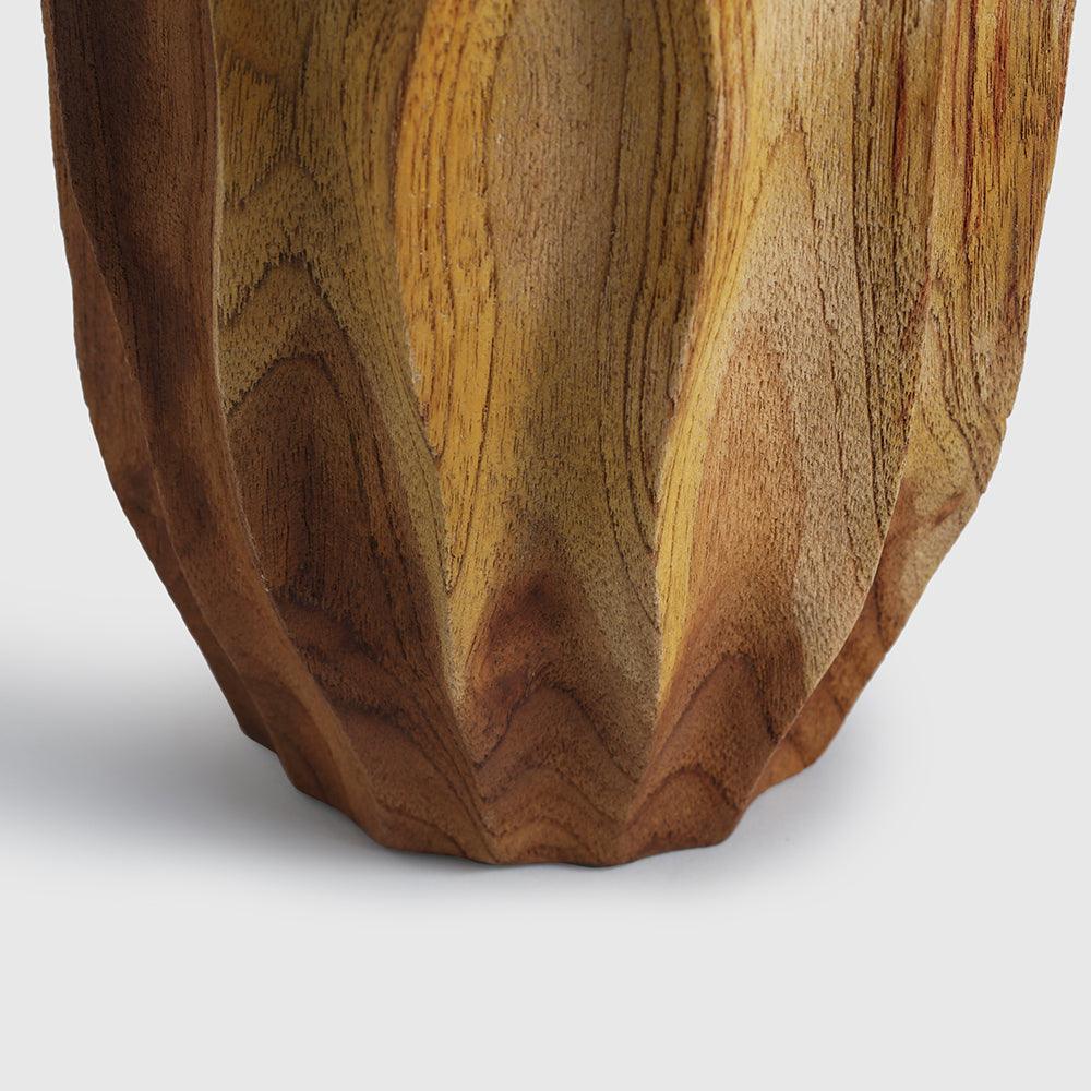 The Teakwood Vase of the Oasis