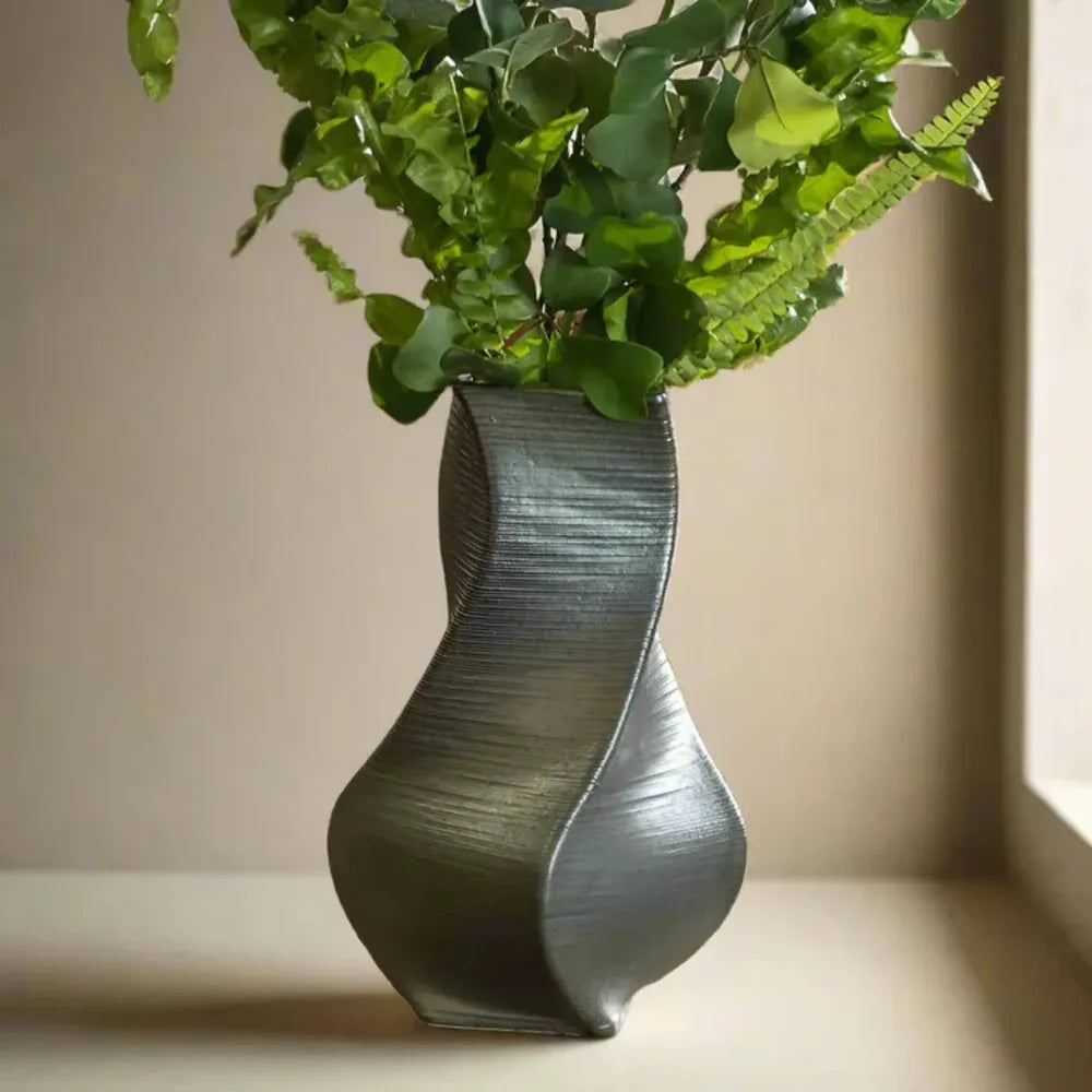 Twist 3D ceramic vase