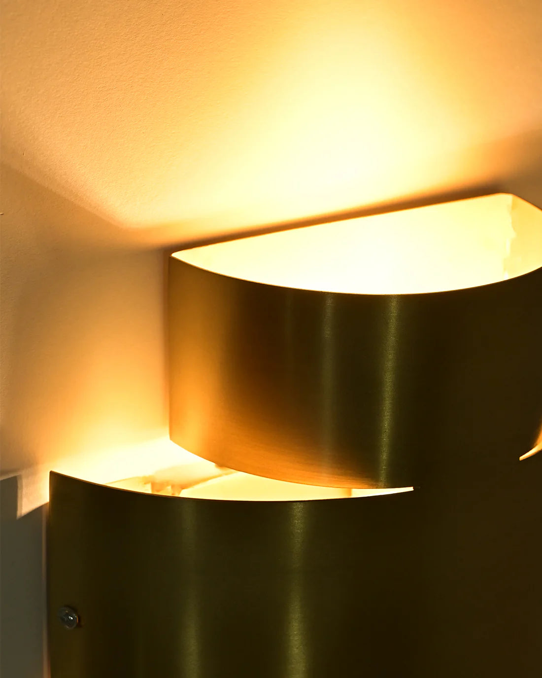 Aura Wall Light