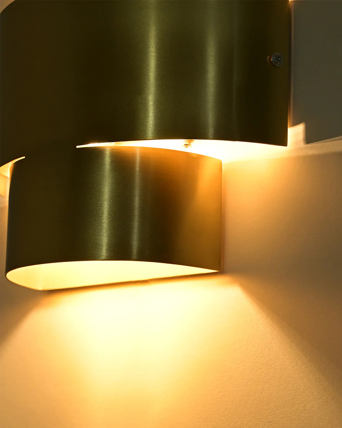 Aura Wall Light