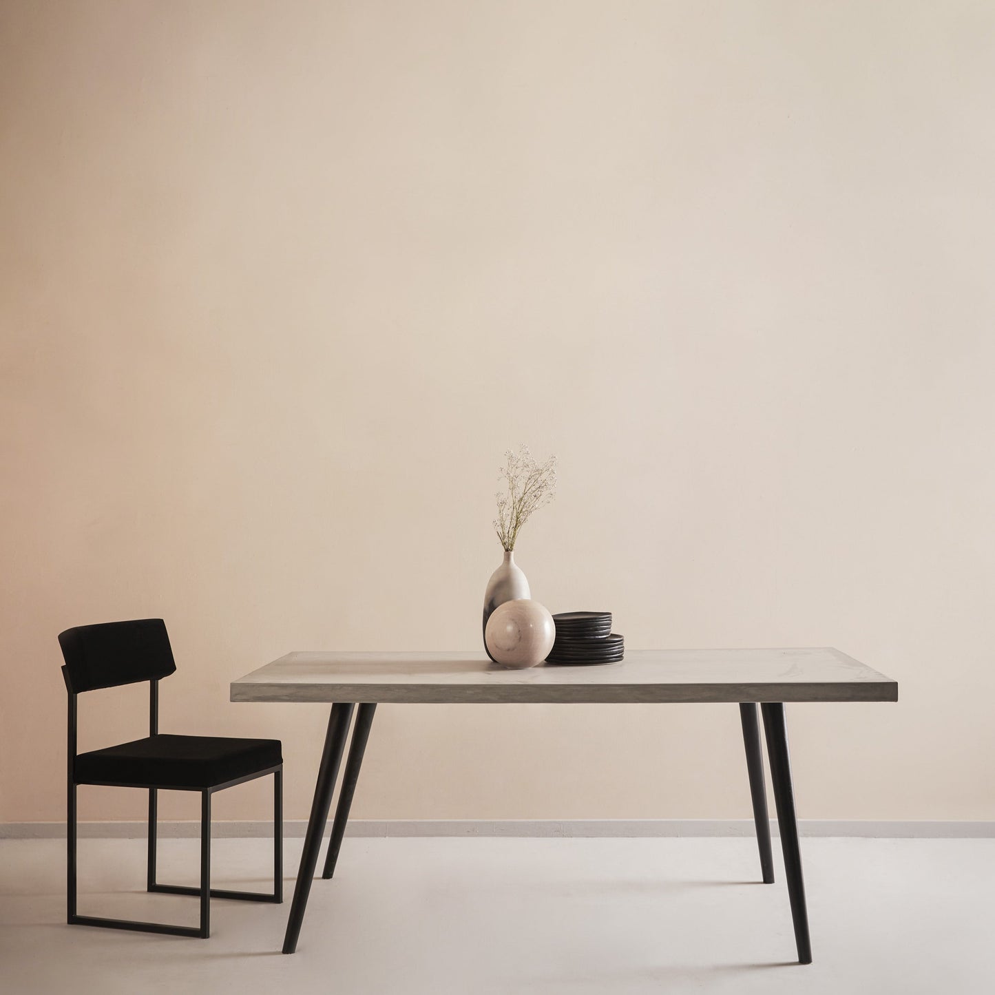 Mono Dining Table